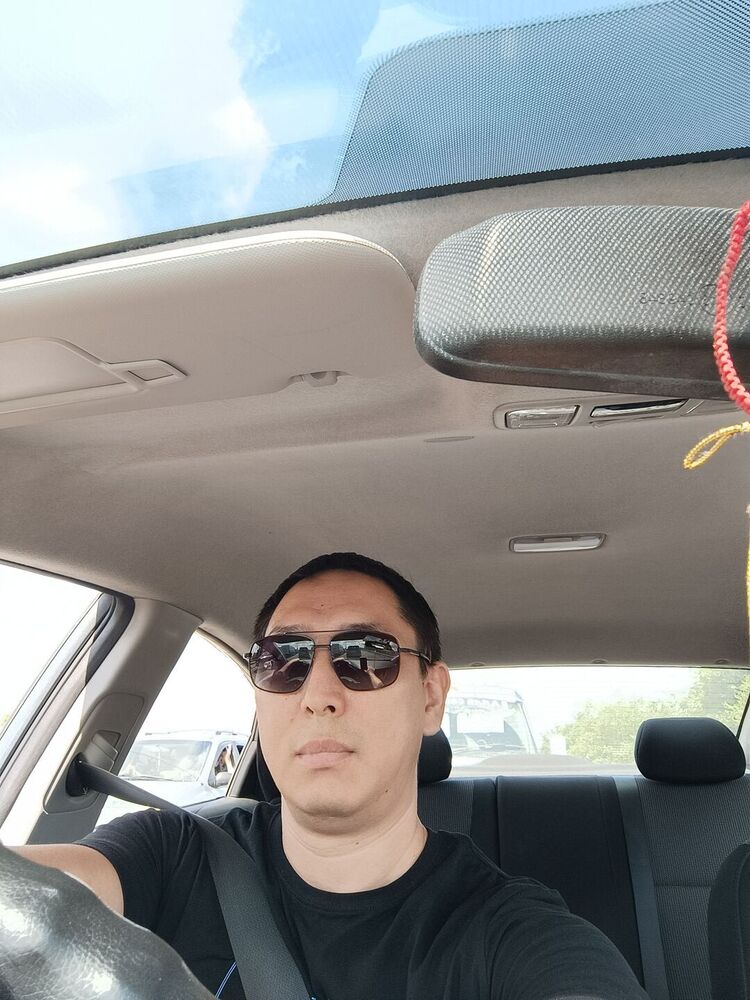  ,   Men, 37 ,   ,   