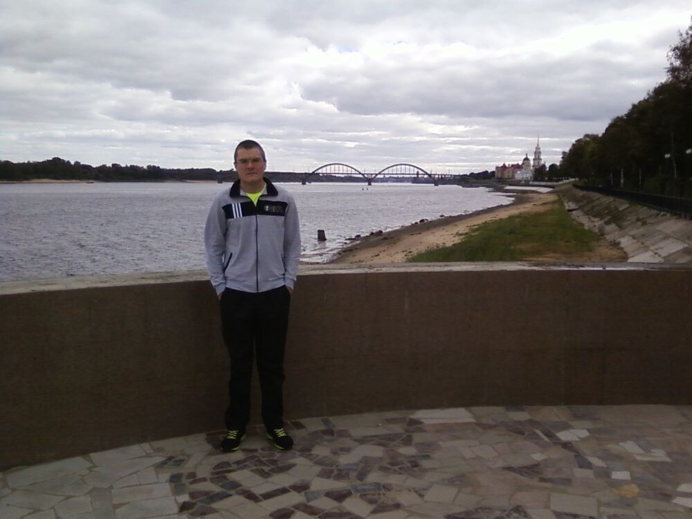  ,   Igor, 32 ,   