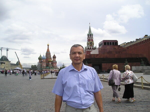  18317916  Shuhrat, 56 ,    