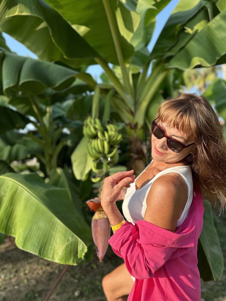  ,   Lubov, 56 ,   ,   , c 