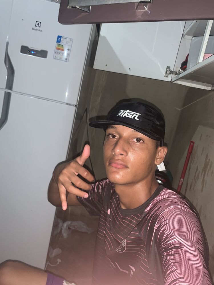  51410276  Giovani, 18 ,    