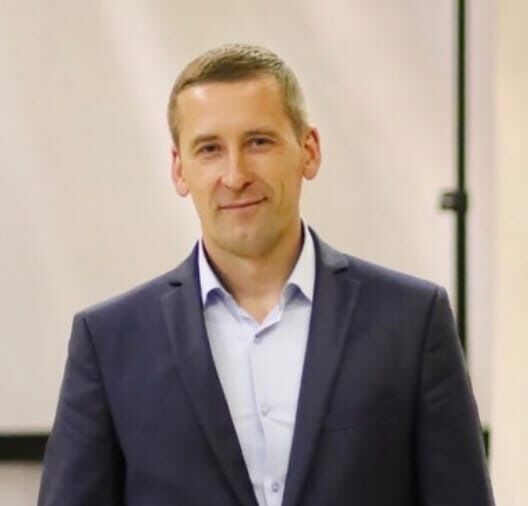  53554866  James philip, 55 ,    