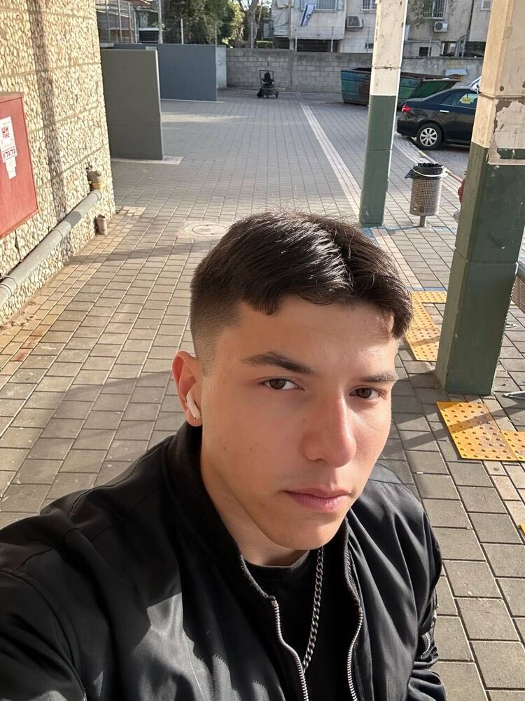 Ramat HaSharon,   Oktay, 20 ,   ,   