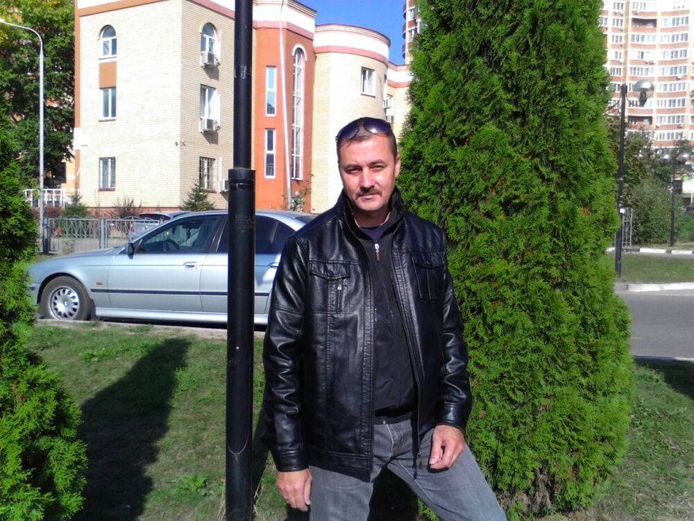  8228206  Igor, 54 ,    