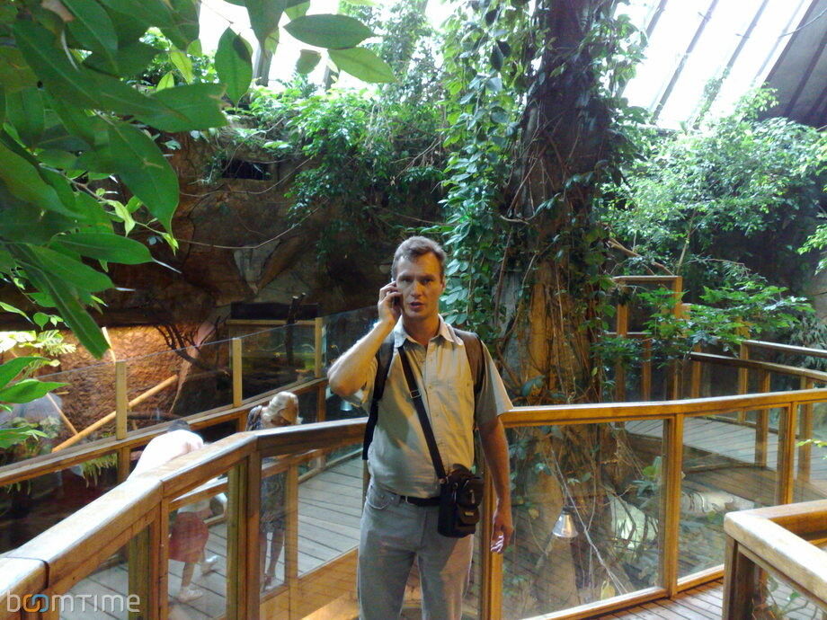  ,   Viktor, 49 ,   