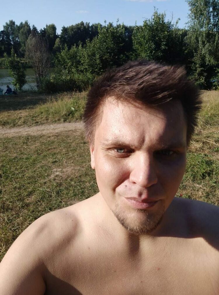  24018636  , 40 ,    