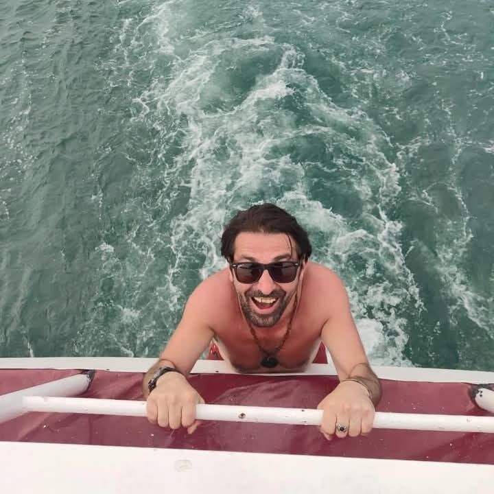 ���������� �������, ���� ������� Ernesto, 48 ���, ������������ ��� ����� � ���������, c�������� ���������