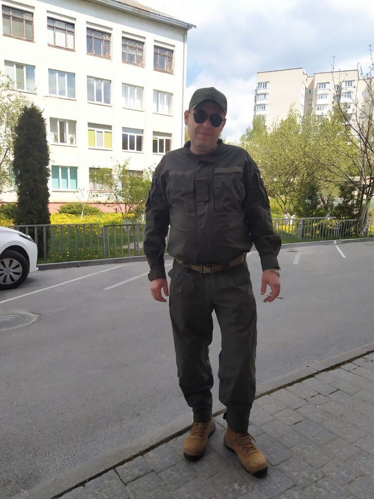  41847106  Slavik, 36 ,    