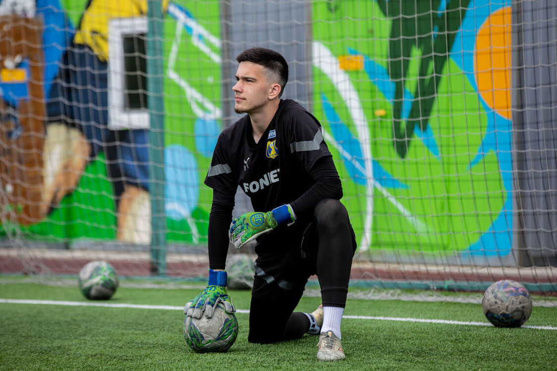  --,   , 18 ,     , c 