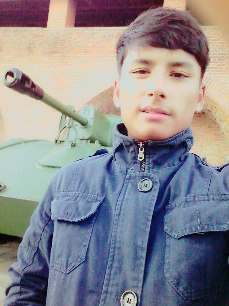   ,   Lamanosi, 27 ,   ,   , c 