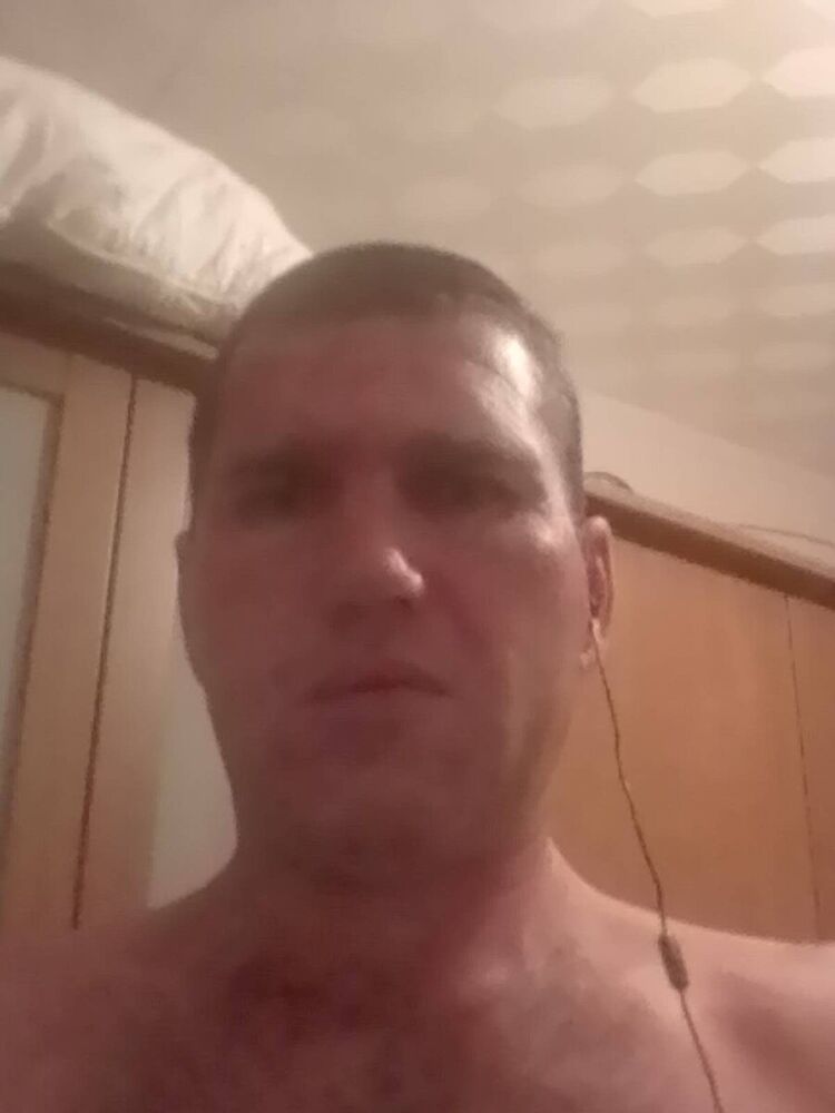  21420746  Vitalij, 44 ,    