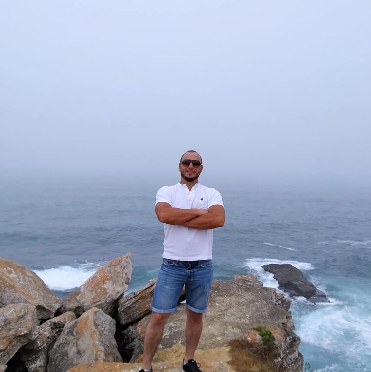  49092256  Oleg, 37 ,    