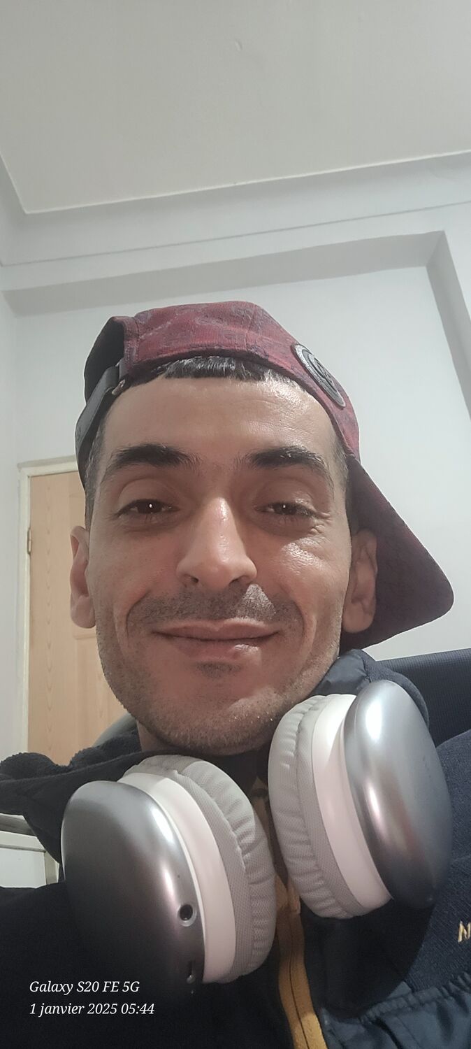  48602926  Khalil, 35 ,    Ryd