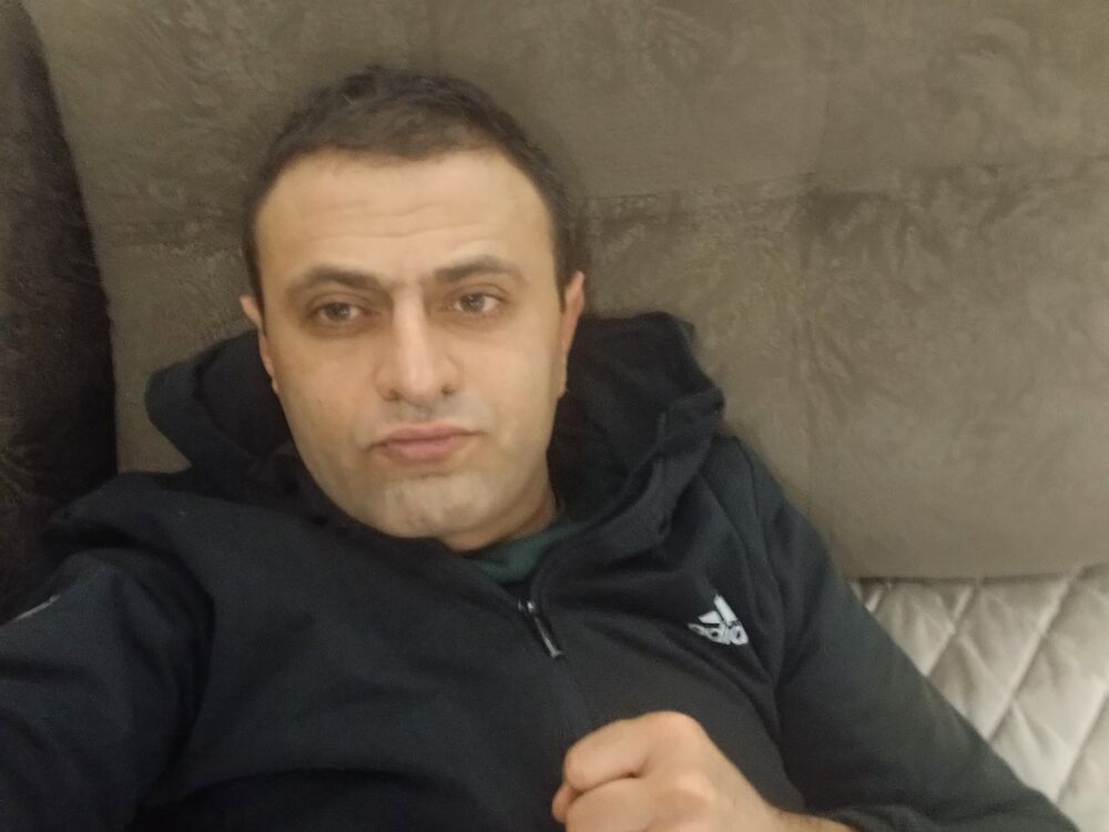 53229866  Artur, 36 ,    