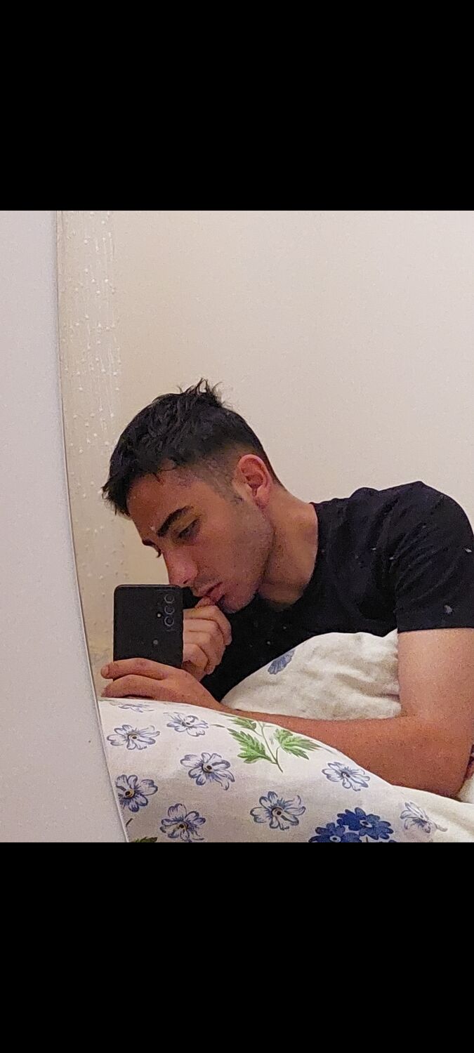  43740486  Fatih, 22 ,    