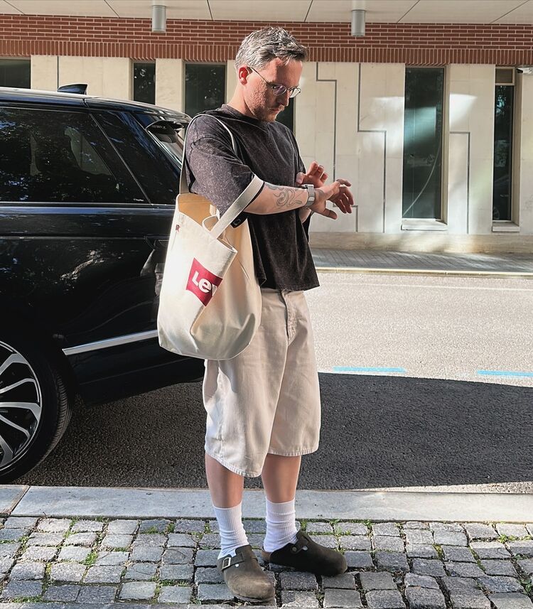  -,   , 32 ,   ,   