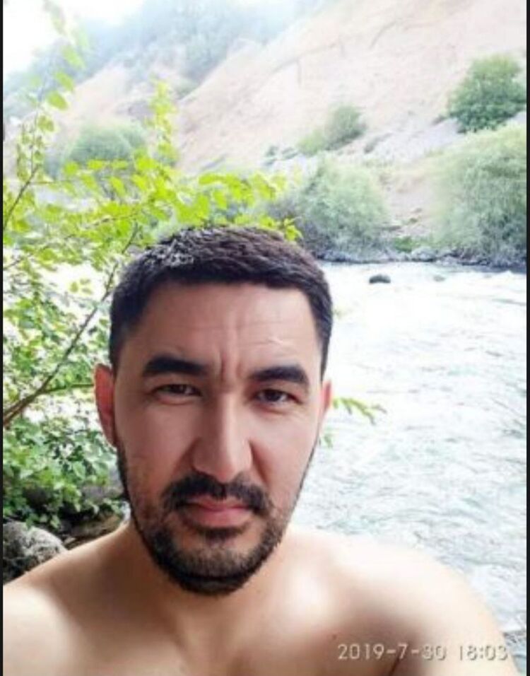  ,   Ali, 42 ,   ,   