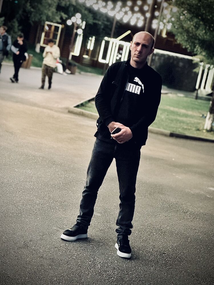  54086526  Arman, 25 ,    