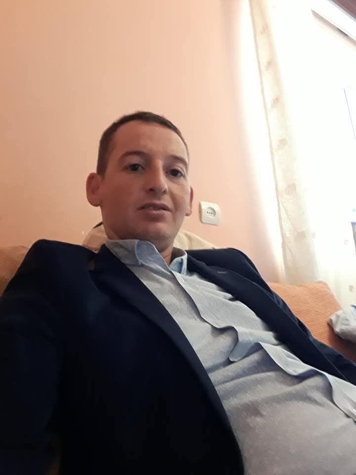  53522266  Sevak, 37 ,    