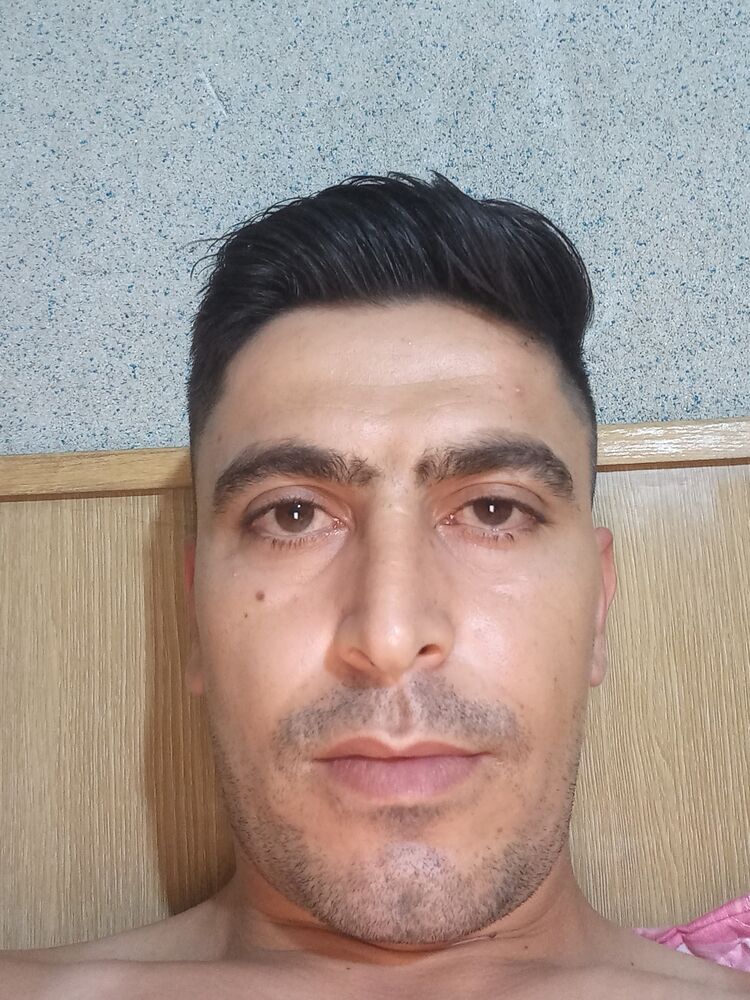  44904796  Zin, 25 ,    Charenton-Le-Pont