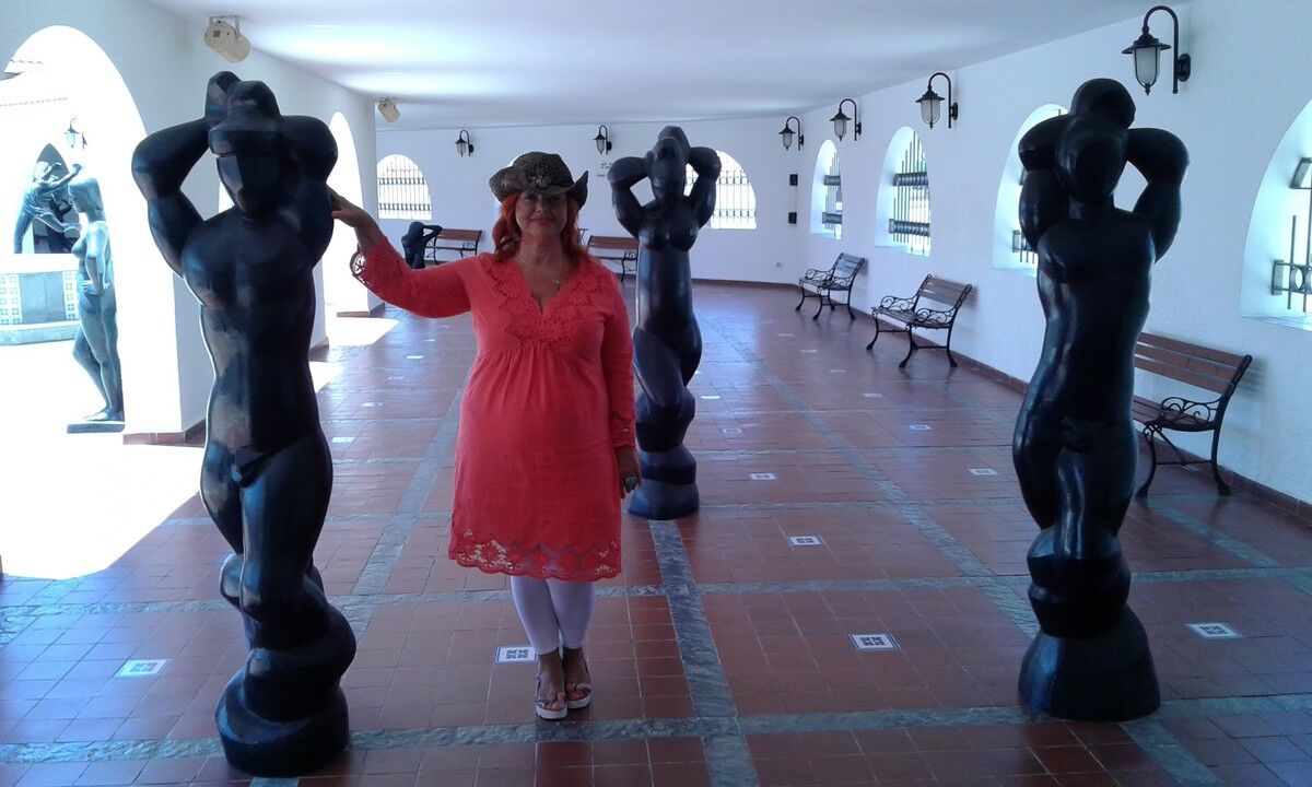  ,   EvaLahouari, 60 ,   ,   , c 