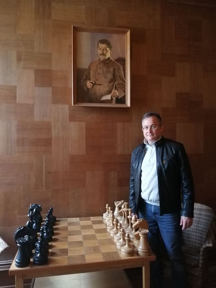  22619556  RadmiR, 57 ,    