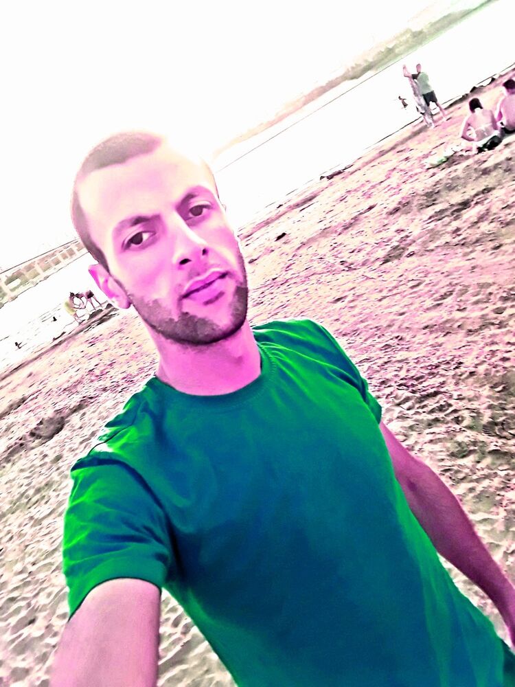  18297256  Zaven, 35 ,    