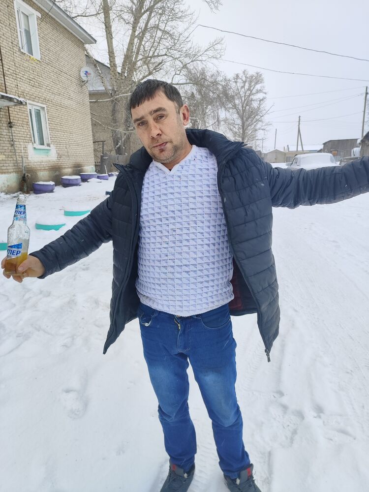  48533906  Viktor, 37 ,    