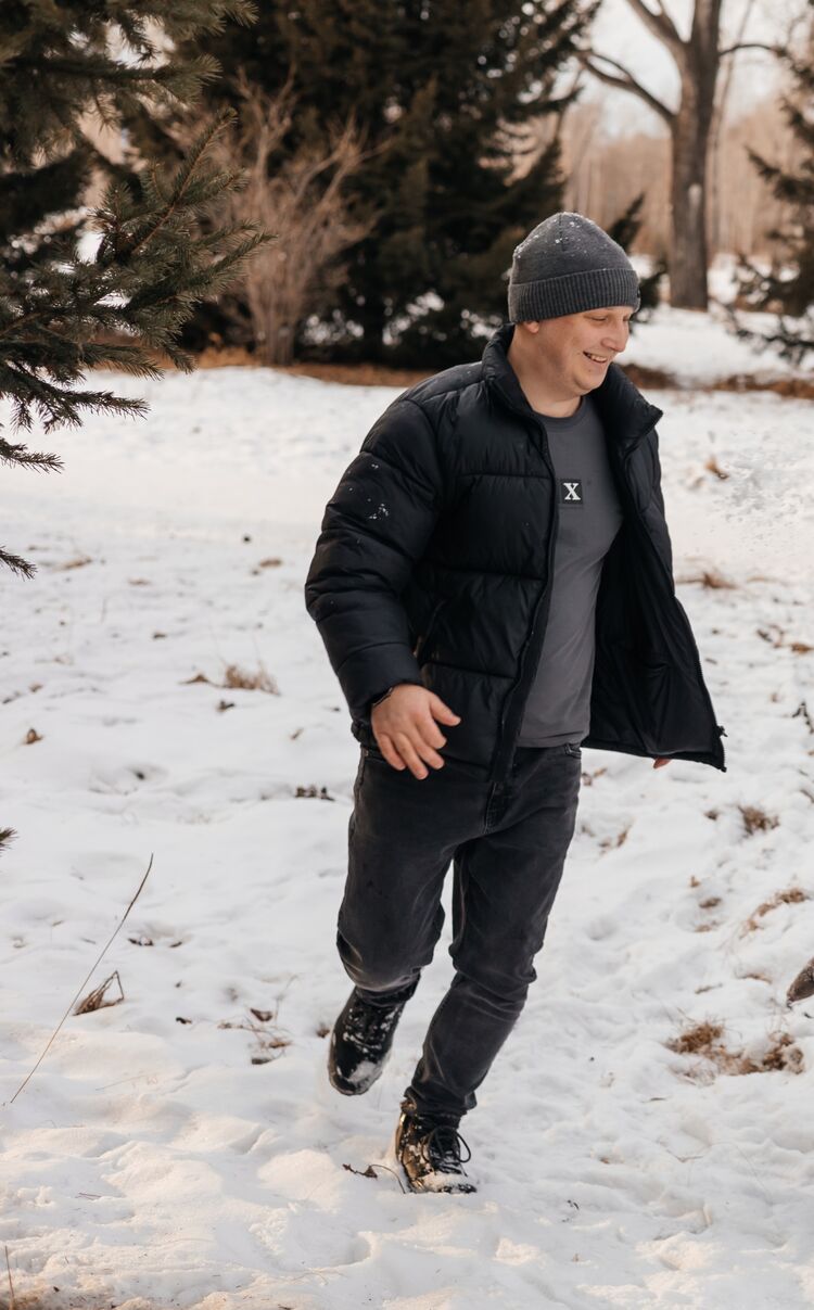  49370536  Zhenya, 31 ,    