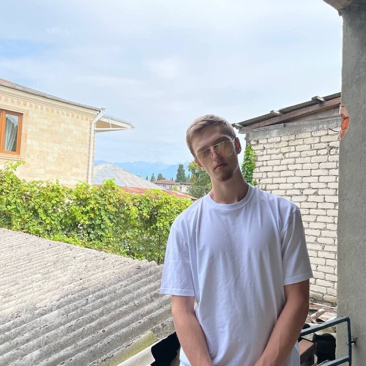  36707796  , 25 ,    -