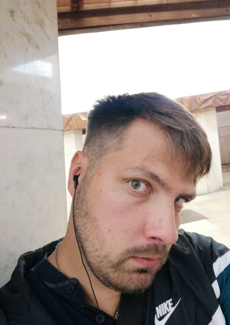  28048126  Mikhail, 38 ,    
