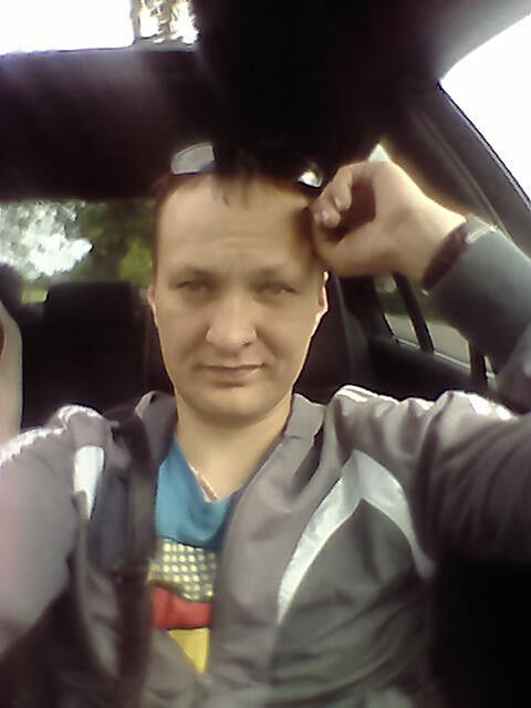  6842476  Andrej, 42 ,    