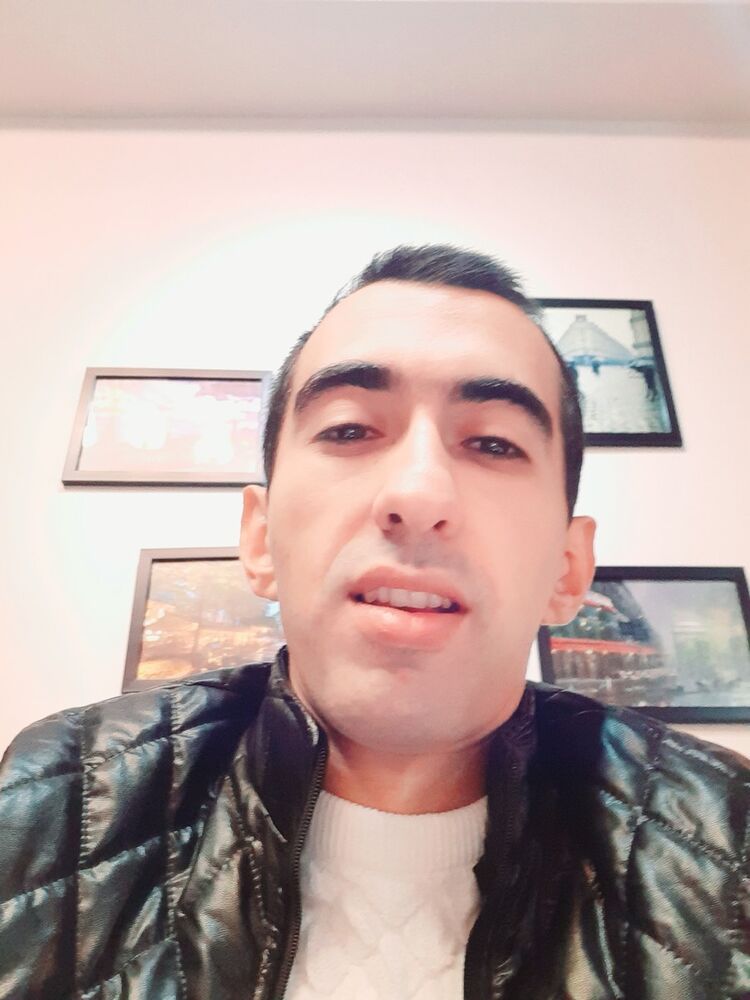  18522566  Nuru, 37 ,    