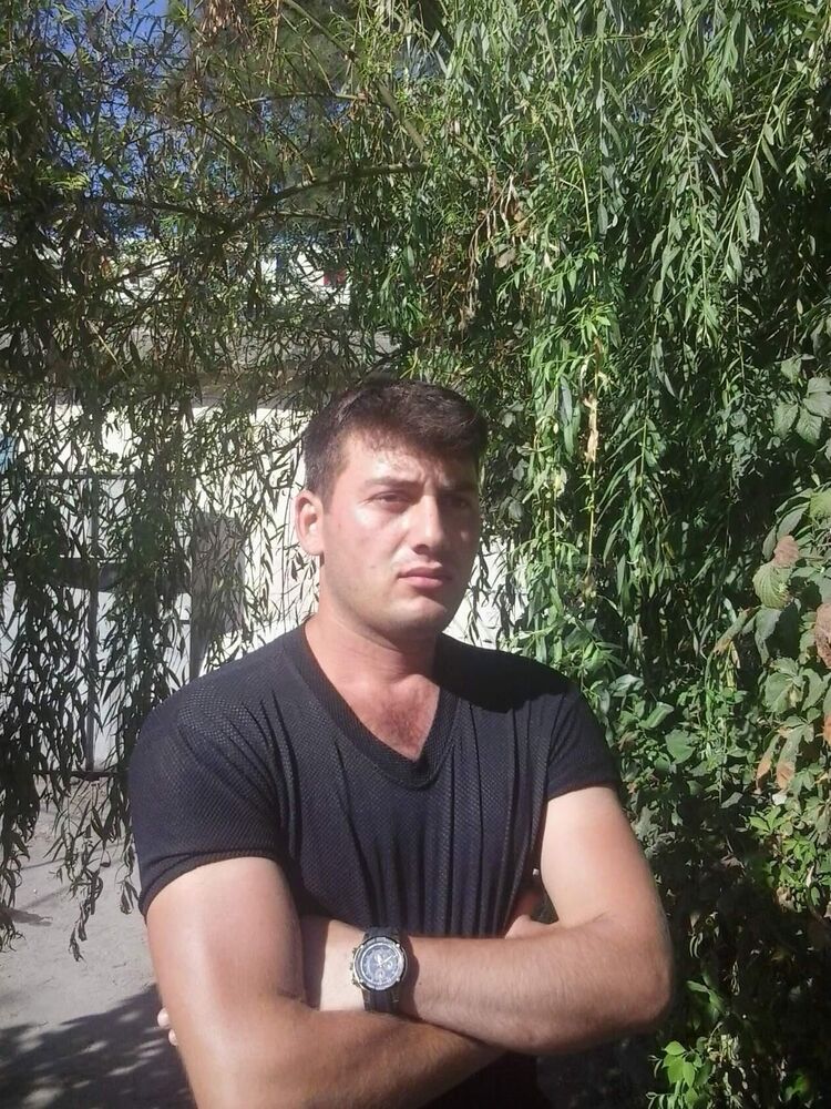  36597656  Farid, 32 ,    