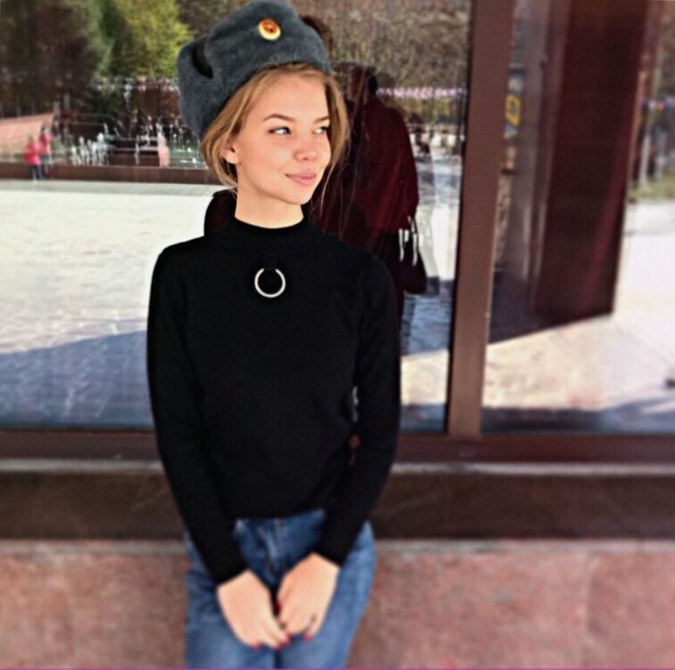  52990236  , 27 ,    -