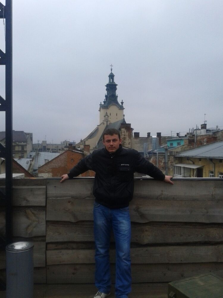  ,   Alex, 34 ,   