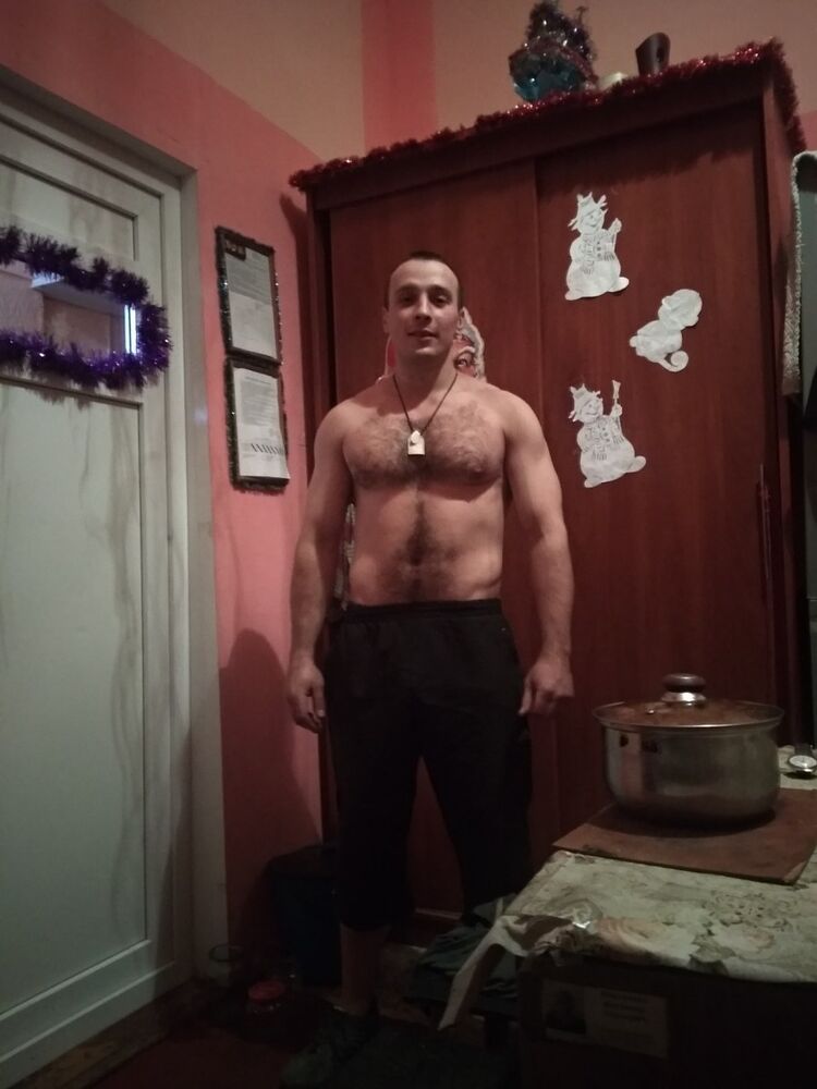  ,   Russel, 37 ,   