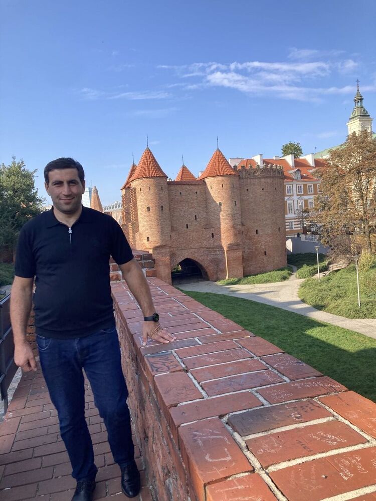  52687956  Esem, 35 ,    