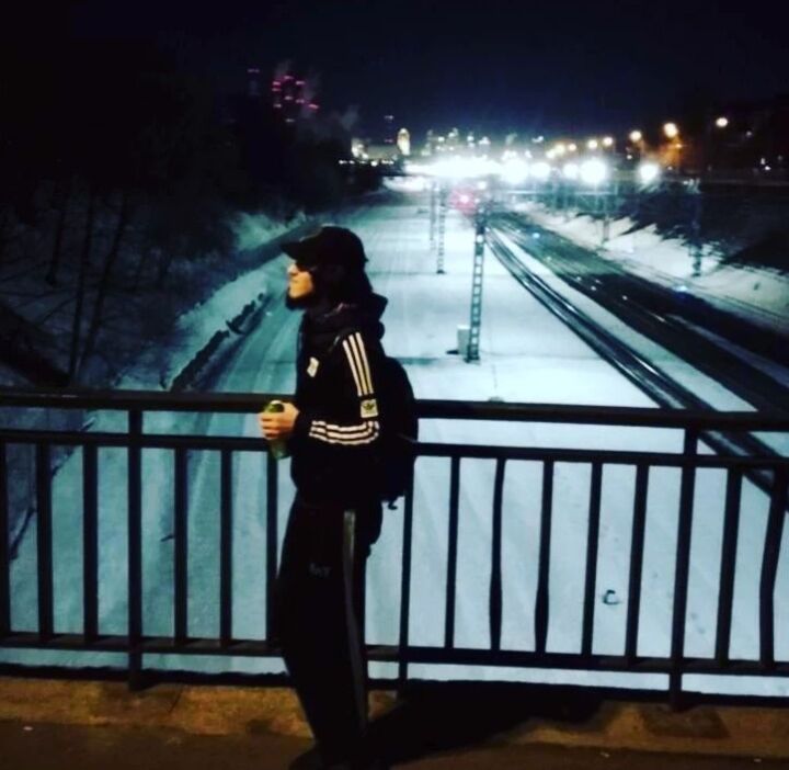 37878186  , 27 ,    