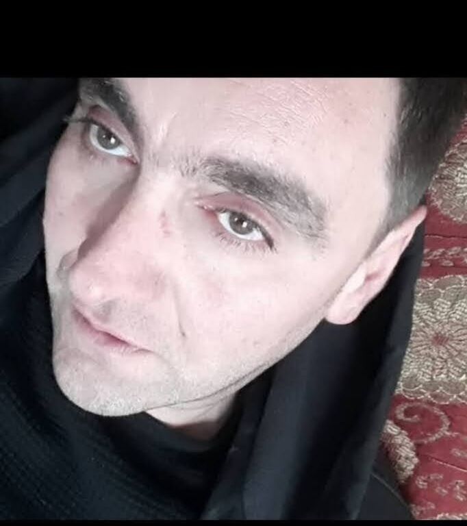  31694676  Zakro, 42 ,    Praha