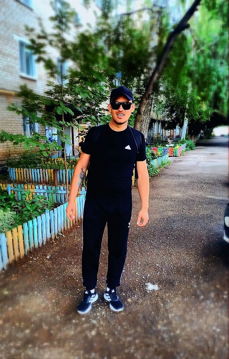  35978806  Ilya, 29 ,    