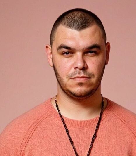  53890406  Maks, 36 ,    