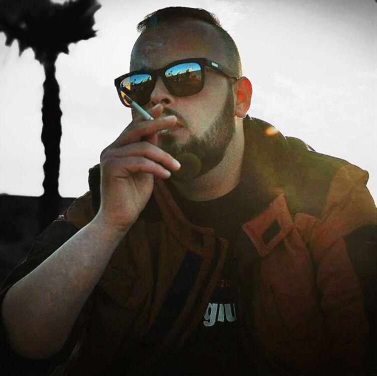  31097356  Vladimir, 34 ,    