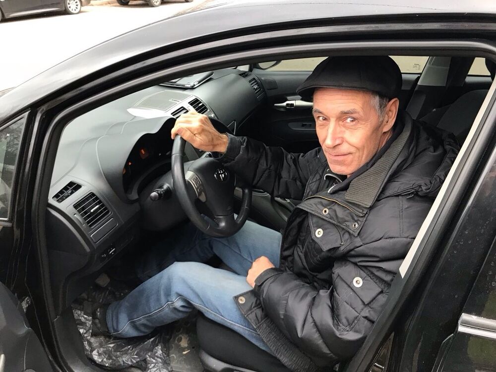  10932666  Viktor, 70 ,    