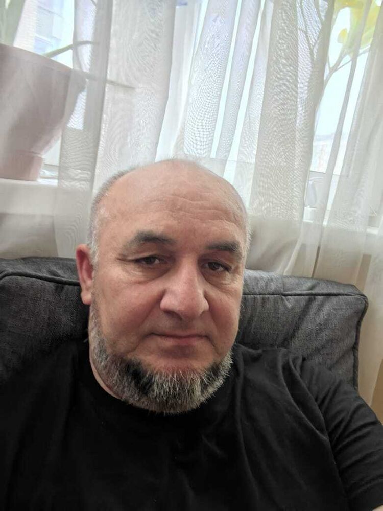  51240966  Adam, 50 ,    