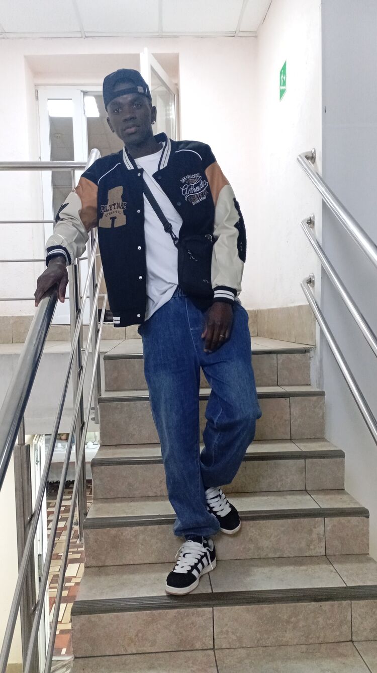  53878476  Adys Lucho, 28 ,    