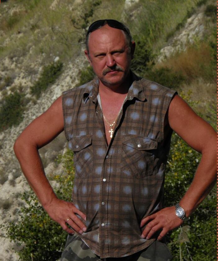  25038826  Vutalik, 55 ,    