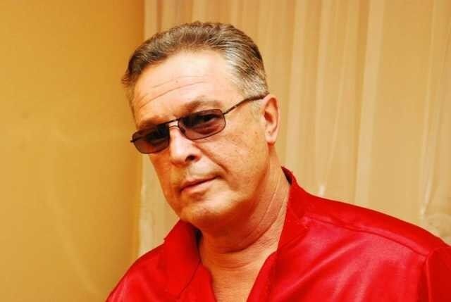  7494336  Sexguru, 57 ,    