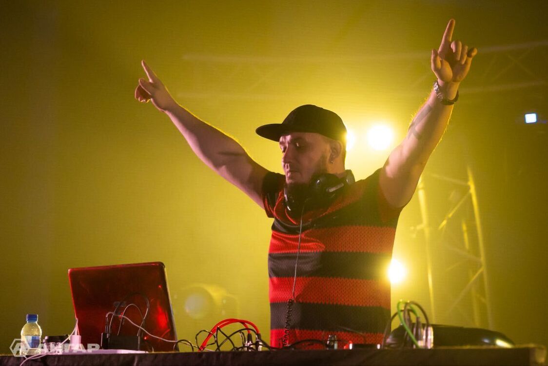  ,   DJ Smolin, 39 ,     , c 