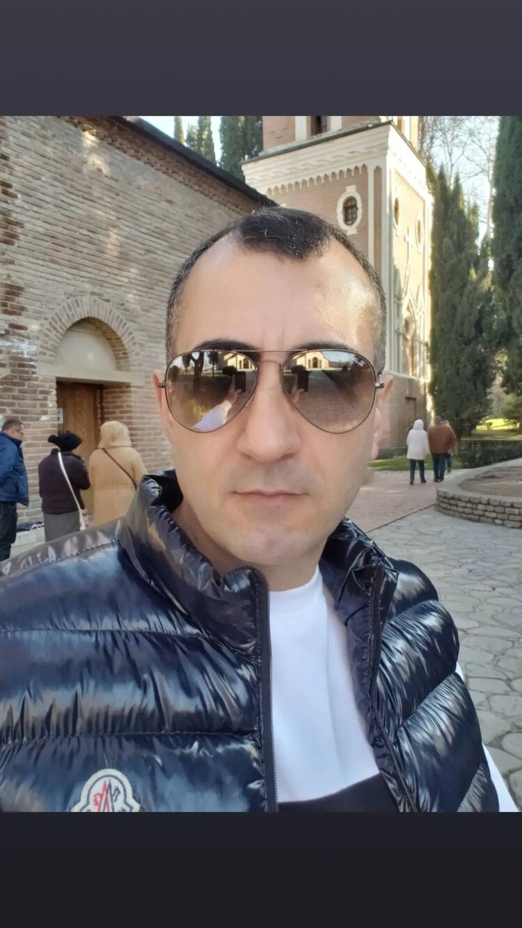  52227786  Roma, 40 ,    